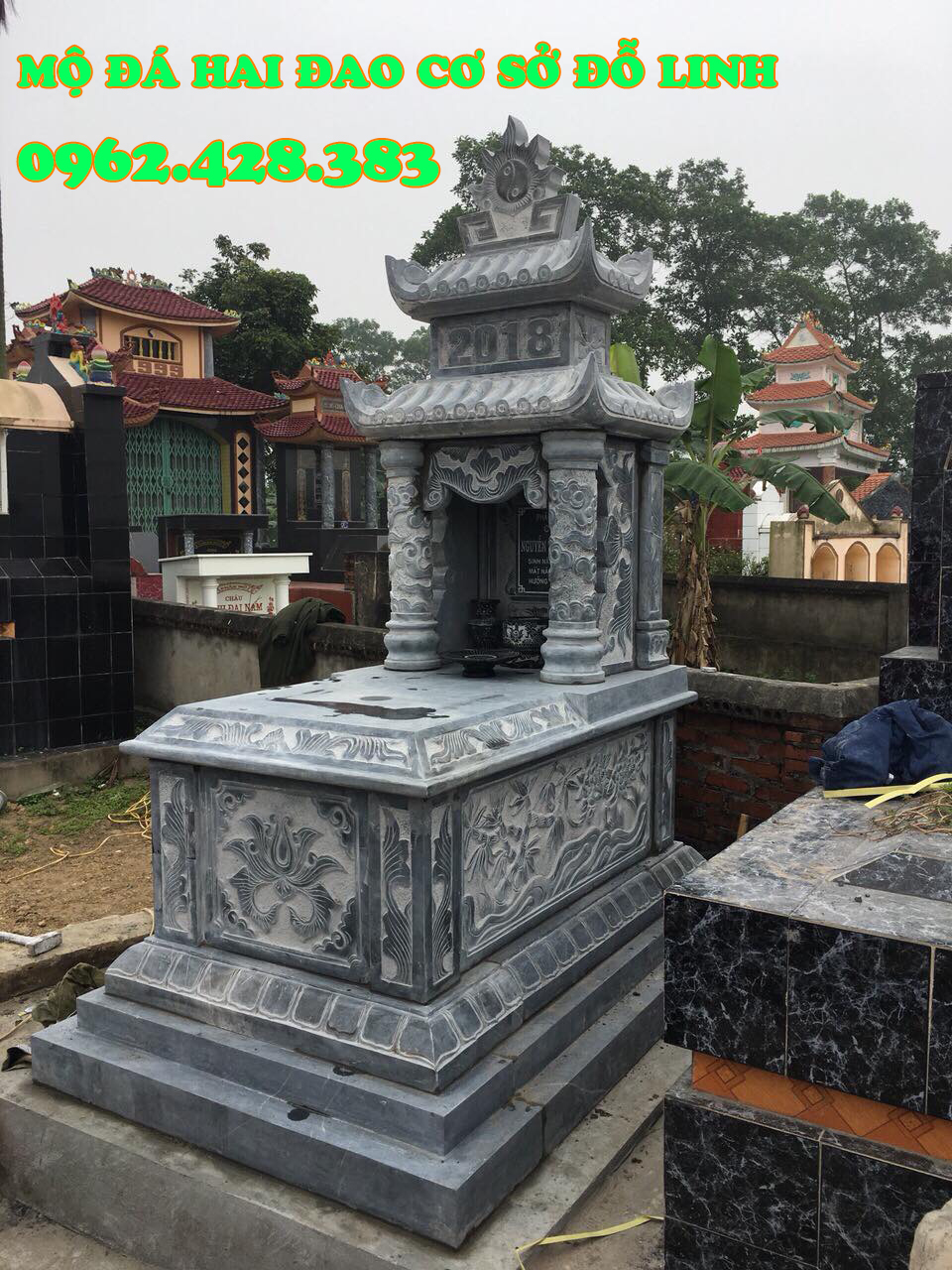 mộ đá hai mái