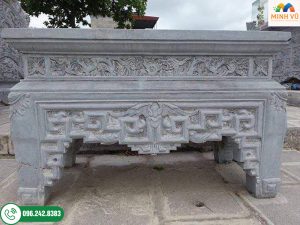 Bàn thờ đá ngoài trời